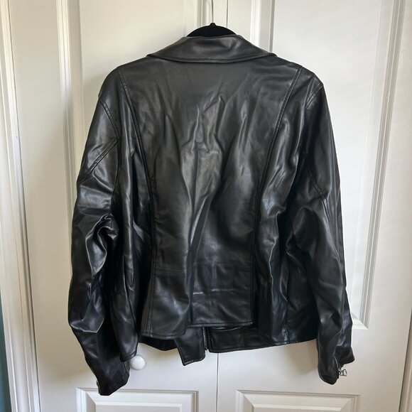 Torrid - NWT - Faux Leather Moto Jacket - Size 4 - Picture 5 of 7